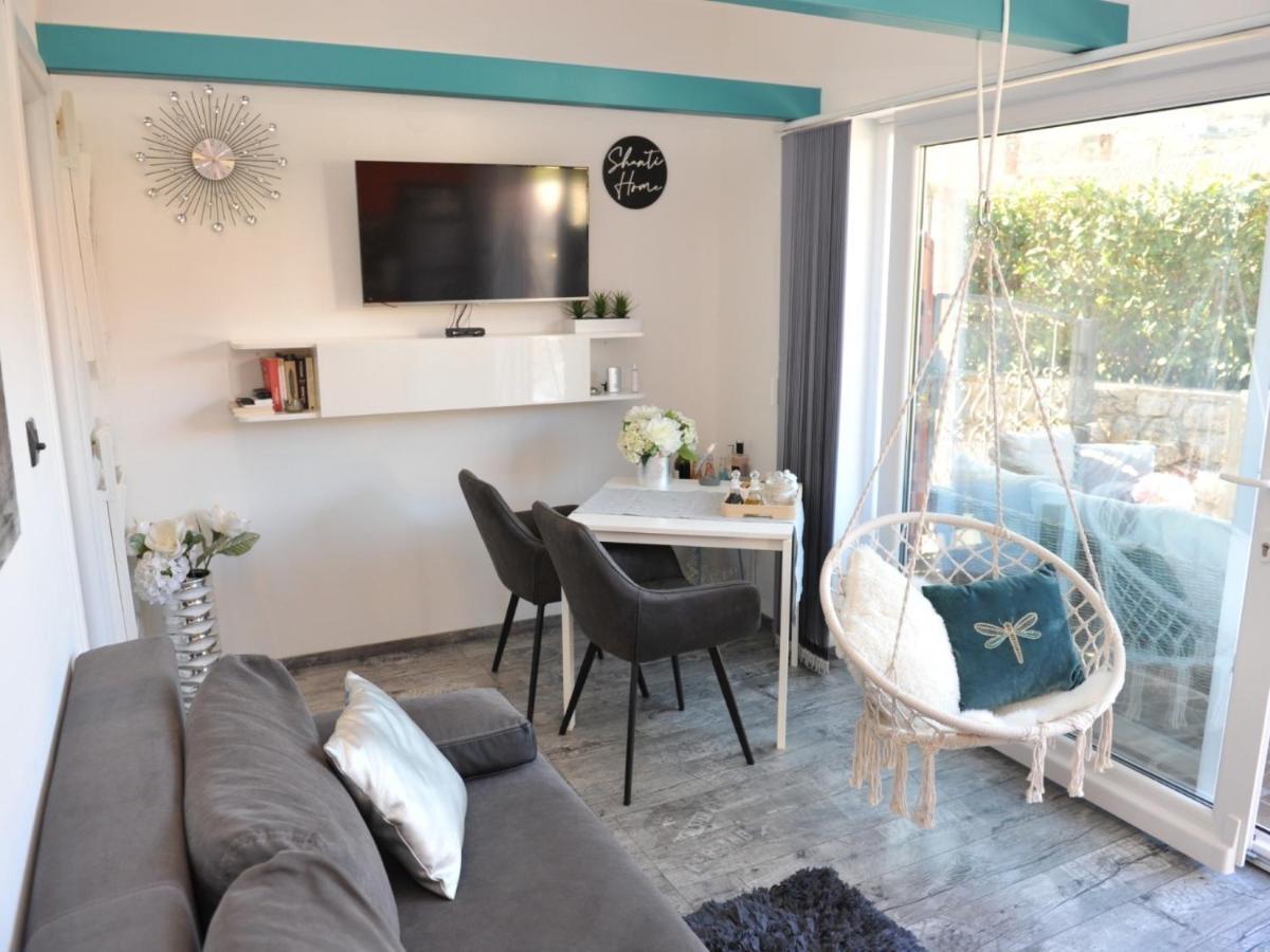 Shanti Home Laurana Esterno foto